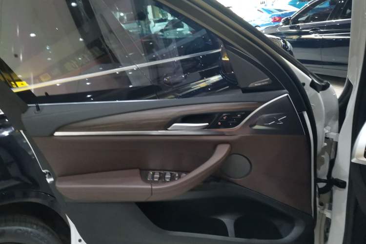 Used BMW X3 2020 xDrive28i M Sport Package Interior 7