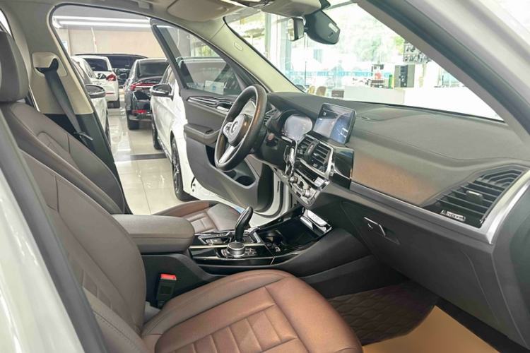 Used BMW X3 2020 xDrive25i M Sport Package Interior 7