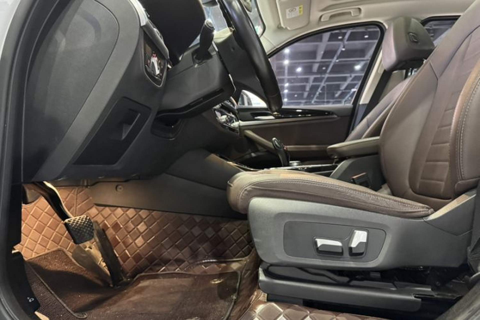 Used BMW X3 2020 xDrive25i M Sport Package Interior 8