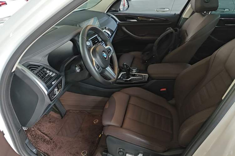 Used BMW X3 2020 xDrive30i Luxury Model with M Sport Package Left Front Seat
