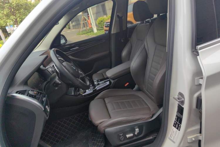 Used BMW X3 2020 xDrive30i Luxury Model with M Sport Package Left Front Seat