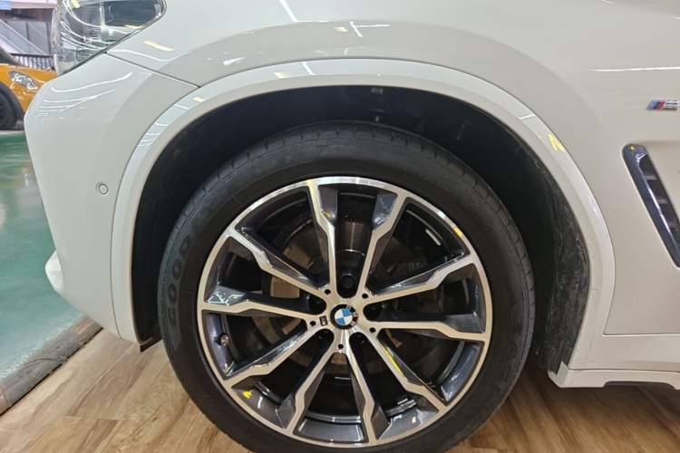 Used BMW X3 2020 xDrive30i Luxury Model with M Sport Package Left Front Wheel Hub