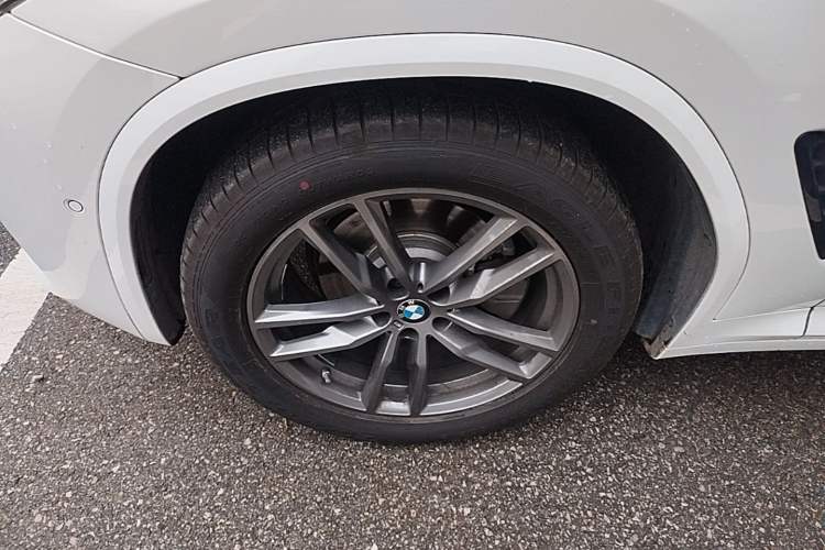 Used BMW X3 2020 xDrive25i M Sport Package Left Front Wheel Hub