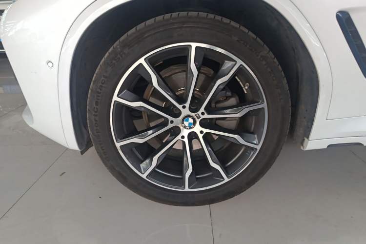 Used BMW X3 2020 xDrive30i Luxury Model with M Sport Package Left Front Wheel Hub