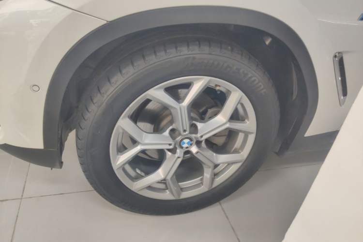 Used BMW X3 2020 xDrive28i Luxury Package Left Front Wheel Hub
