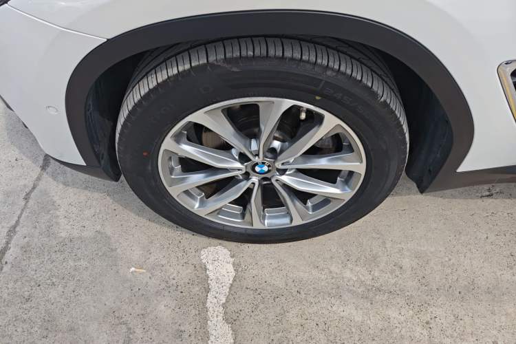 Used BMW X3 2020 xDrive25i Luxury Package Left Front Wheel Hub