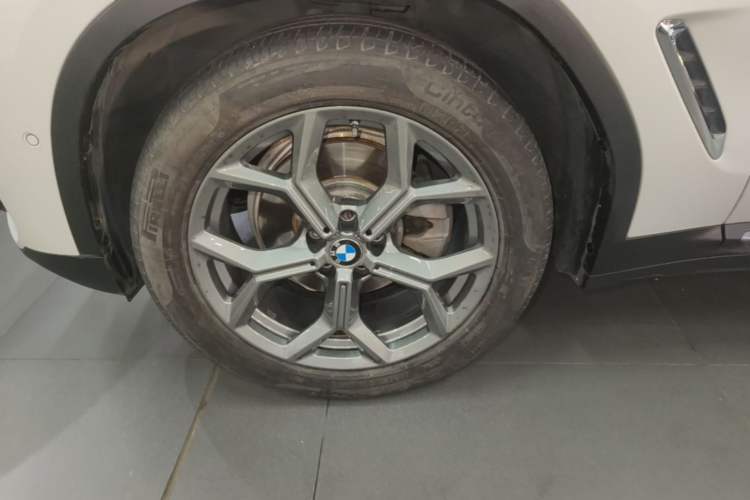 Used BMW X3 2020 xDrive28i Luxury Package Left Front Wheel Hub