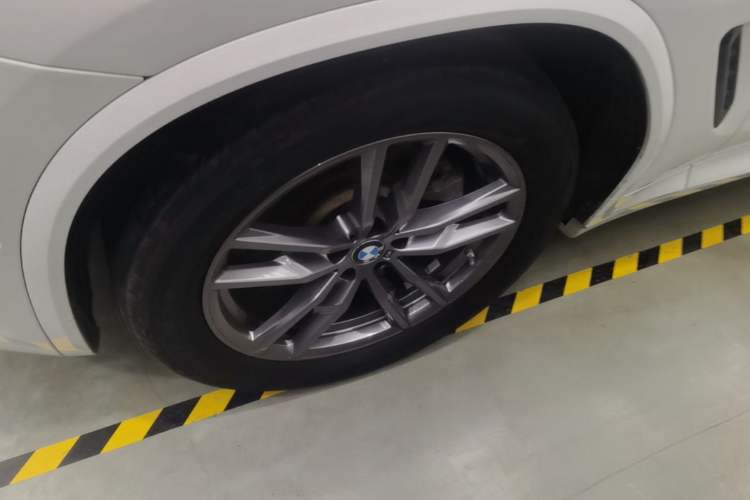 Used BMW X3 2020 xDrive25i M Sport Package Left Front Wheel Hub