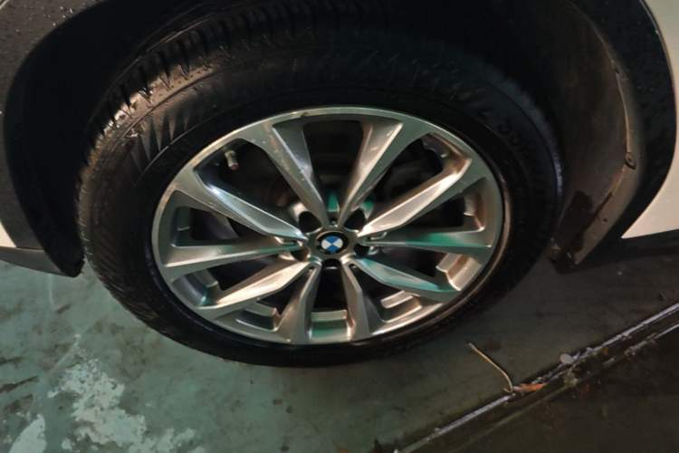 Used BMW X3 2020 xDrive25i Luxury Package Left Front Wheel Hub