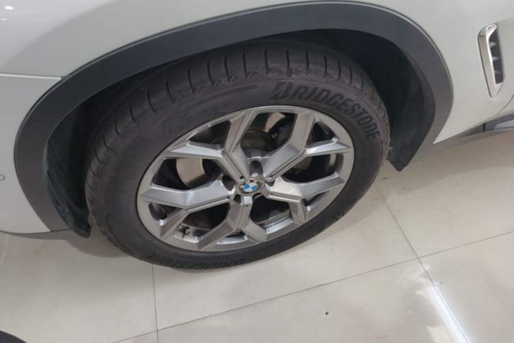 Used BMW X3 2020 xDrive28i Luxury Package Left Front Wheel Hub