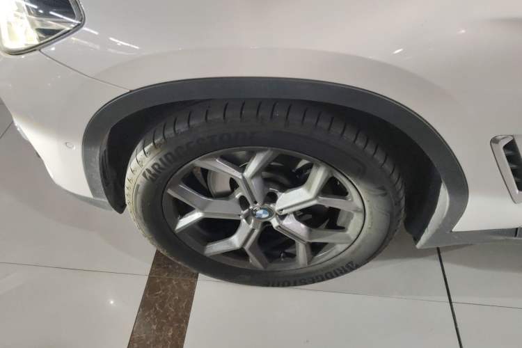 Used BMW X3 2020 xDrive28i Luxury Package Left Front Wheel Hub