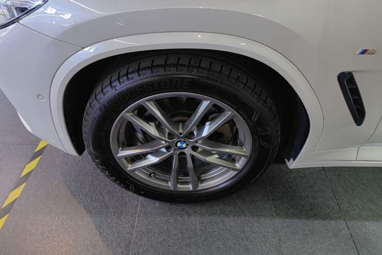 Used BMW X3 2020 xDrive25i M Sport Package Left Front Wheel Hub