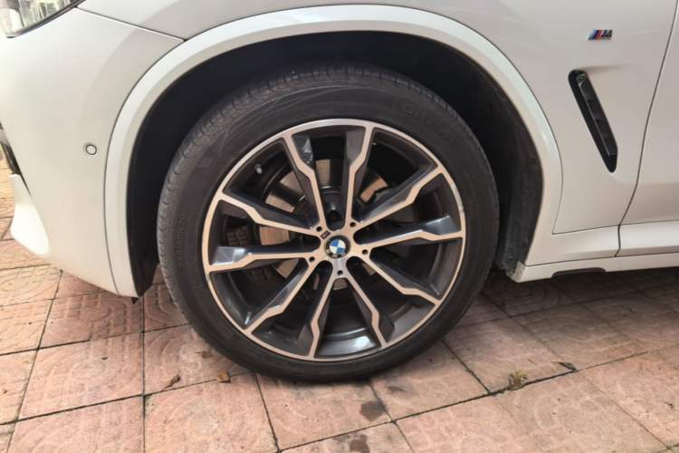 Used BMW X3 2020 xDrive30i Luxury Model with M Sport Package Left Front Wheel Hub