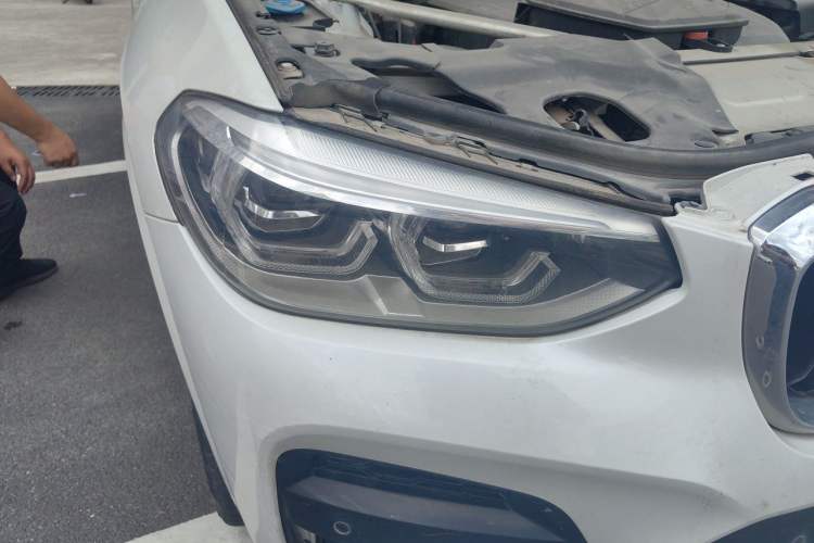 Used BMW X3 2020 xDrive30i Luxury Model with M Sport Package Right Front Headlight