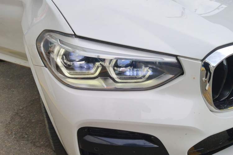 Used BMW X3 2020 xDrive30i Luxury Model with M Sport Package Right Front Headlight