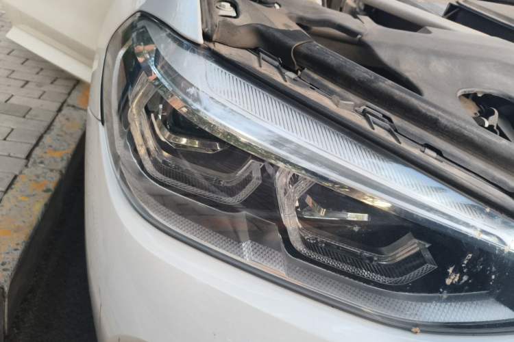 Used BMW X3 2020 xDrive30i Luxury Model with M Sport Package Right Front Headlight