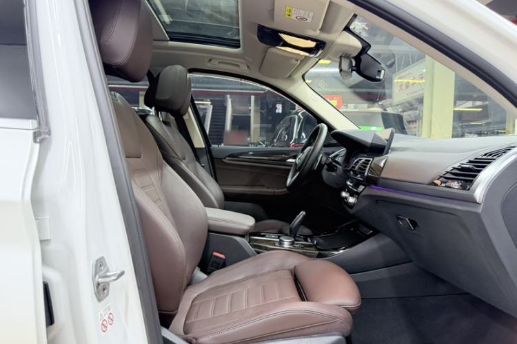Used BMW X3 2020 xDrive30i Luxury Model with M Sport Package Right Front Seat