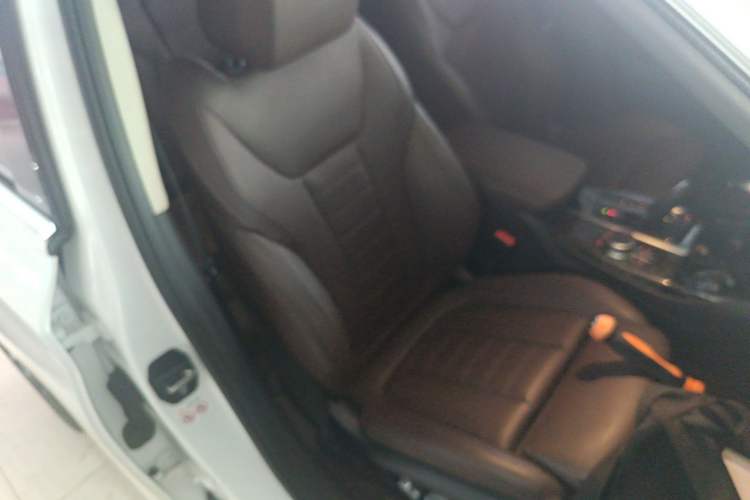Used BMW X3 2020 xDrive30i Luxury Model with M Sport Package Right Front Seat