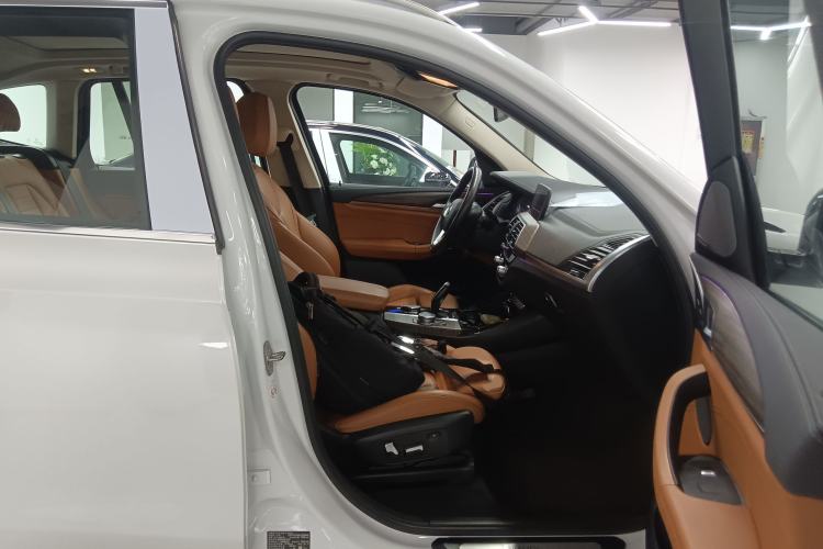 Used BMW X3 2020 xDrive28i Luxury Package Right Front Seat