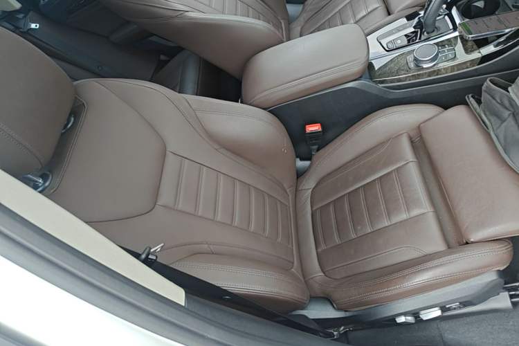Used BMW X3 2020 xDrive30i Luxury Model with M Sport Package Right Front Seat