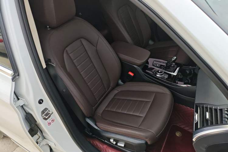 Used BMW X3 2020 xDrive25i Luxury Package Right Front Seat