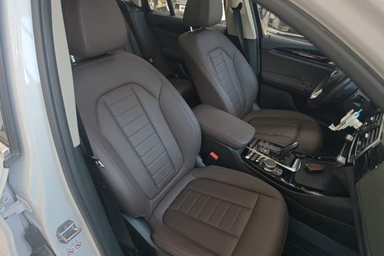 Used BMW X3 2020 xDrive25i Luxury Package Right Front Seat