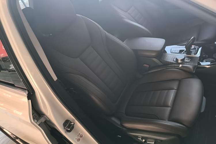 Used BMW X3 2020 xDrive28i Luxury Package Right Front Seat