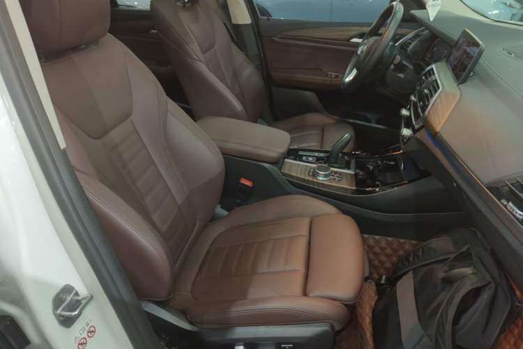 Used BMW X3 2020 xDrive28i Luxury Package Right Front Seat