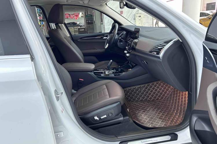 Used BMW X3 2020 xDrive25i Luxury Package Right Front Seat