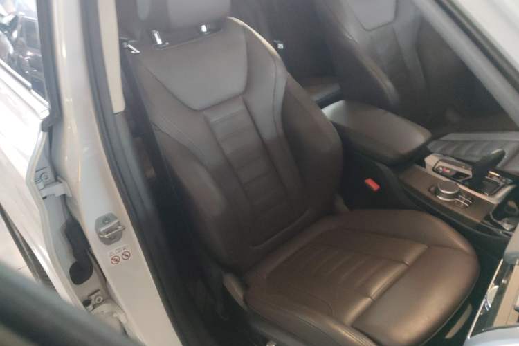 Used BMW X3 2020 xDrive28i Luxury Package Right Front Seat