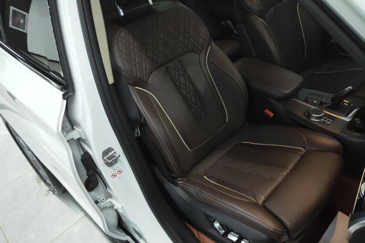 Used BMW X3 2020 xDrive28i Luxury Package Right Front Seat