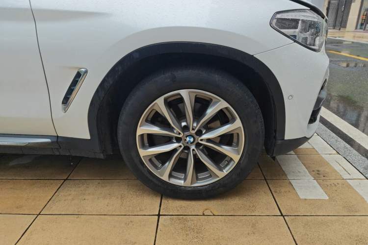 Used BMW X3 2020 xDrive25i Luxury Package Right Front Wheel Hub