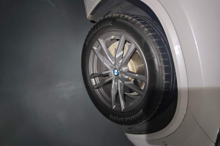 Used BMW X3 2020 xDrive25i M Sport Package Right Front Wheel Hub