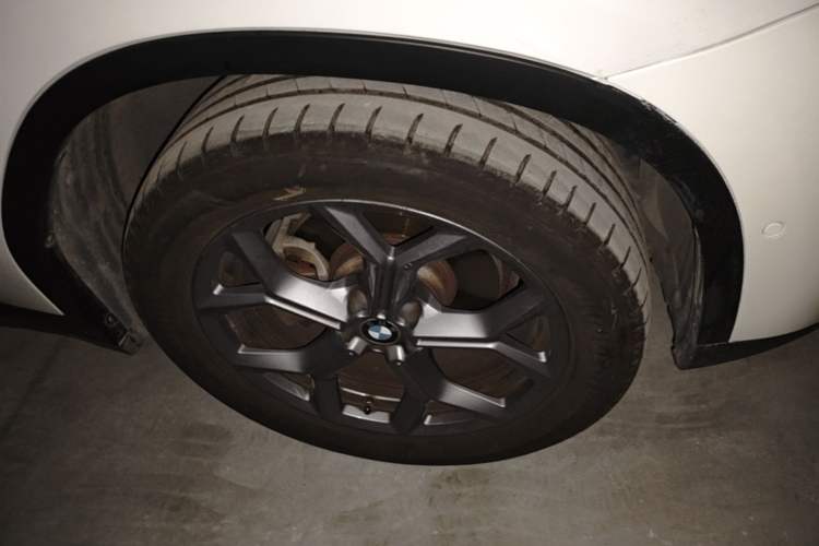 Used BMW X3 2020 xDrive28i Luxury Package Right Front Wheel Hub