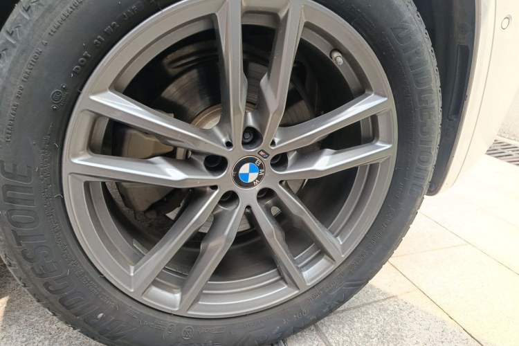Used BMW X3 2020 xDrive25i M Sport Package Right Front Wheel Hub