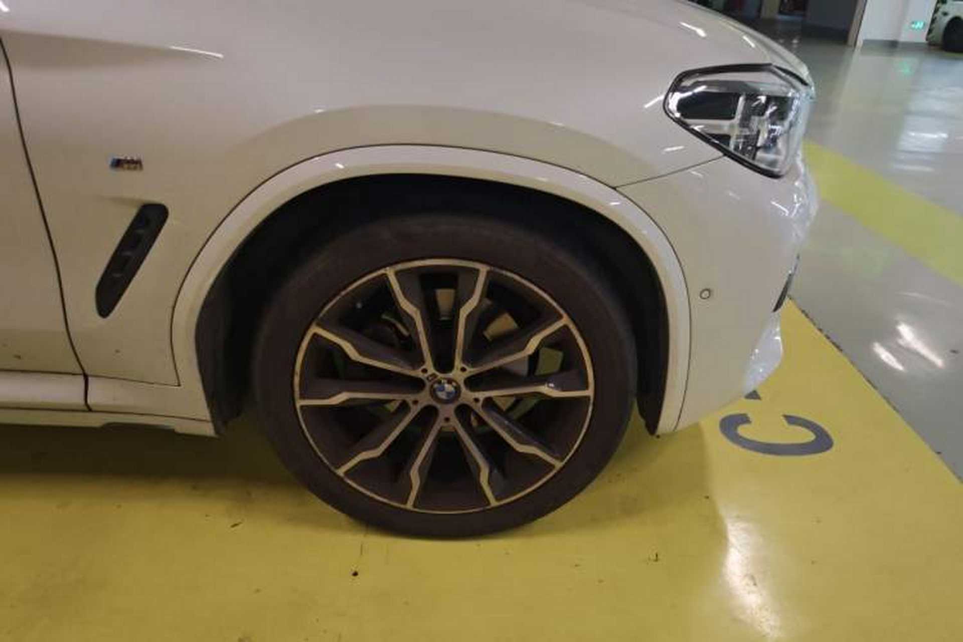 Used BMW X3 2020 xDrive30i Luxury Model with M Sport Package Right Front Wheel Hub