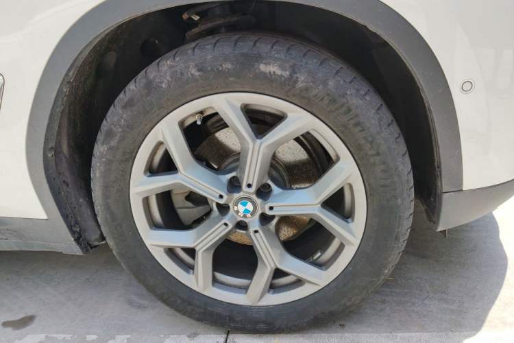 Used BMW X3 2020 xDrive28i Luxury Package Right Front Wheel Hub