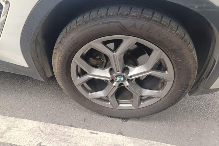 Used BMW X3 2020 xDrive28i Luxury Package Right Front Wheel Hub