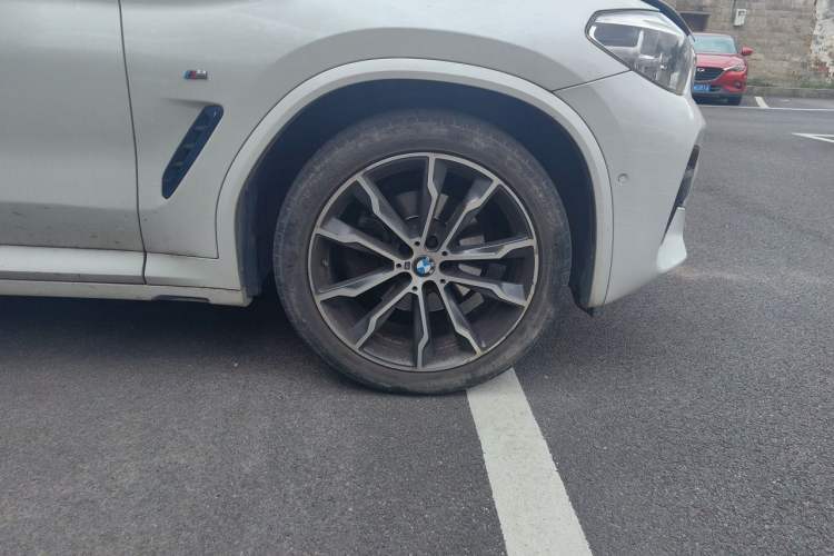 Used BMW X3 2020 xDrive30i Luxury Model with M Sport Package Right Front Wheel Hub