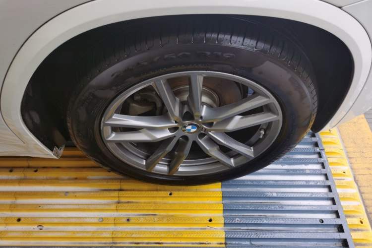 Used BMW X3 2020 xDrive28i M Sport Package Right Front Wheel Hub