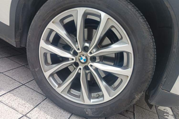 Used BMW X3 2020 xDrive25i Luxury Package Right Front Wheel Hub
