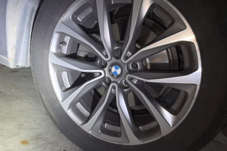 Used BMW X3 2020 xDrive25i Luxury Package Right Front Wheel Hub