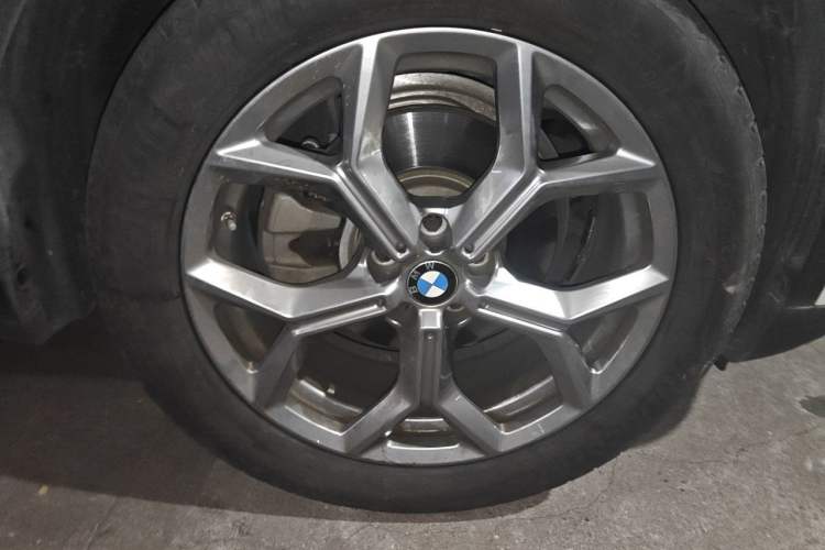 Used BMW X3 2020 xDrive28i Luxury Package Right Front Wheel Hub