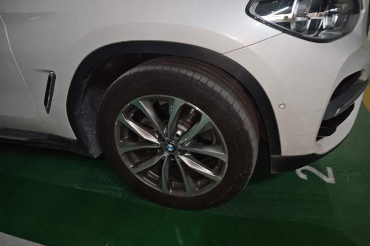 Used BMW X3 2020 xDrive25i Luxury Package Right Front Wheel Hub