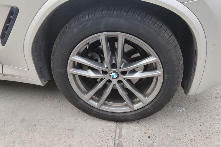Used BMW X3 2020 xDrive25i M Sport Package Right Front Wheel Hub