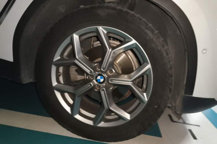 Used BMW X3 2020 xDrive28i Luxury Package Right Front Wheel Hub