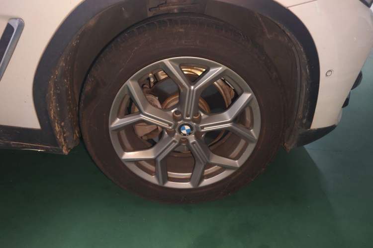 Used BMW X3 2020 xDrive28i Luxury Package Right Front Wheel Hub