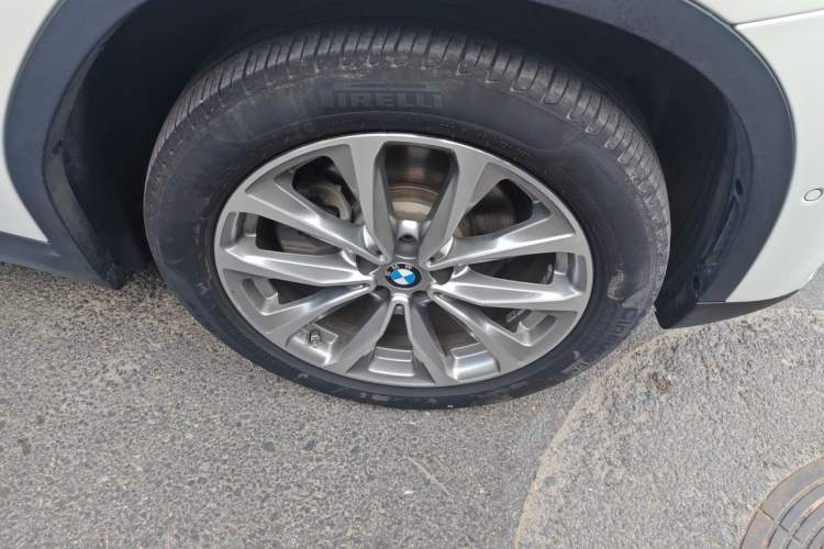 Used BMW X3 2020 xDrive25i Luxury Package Right Front Wheel Hub