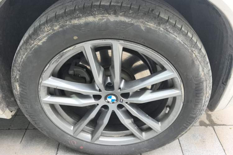 Used BMW X3 2020 xDrive25i M Sport Package Right Front Wheel Hub