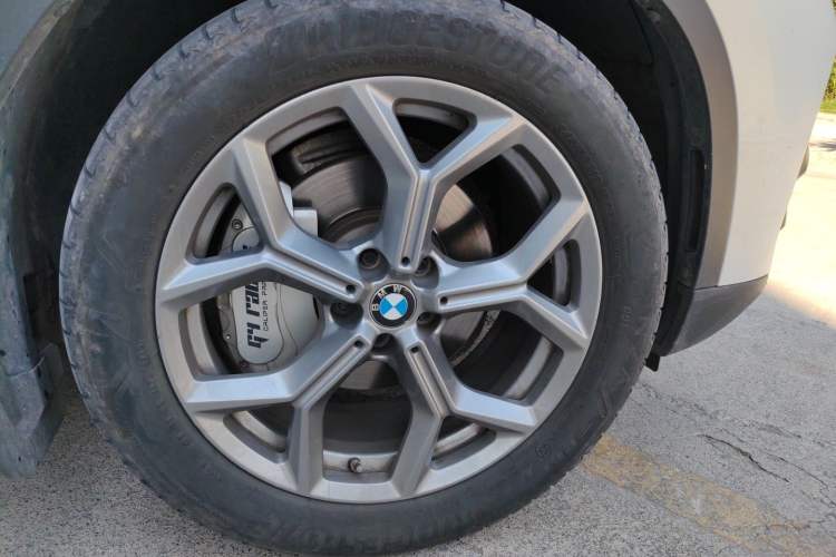 Used BMW X3 2020 xDrive28i Luxury Package Right Front Wheel Hub